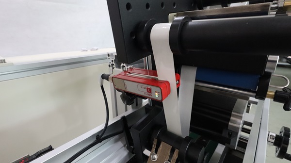 全自動貼標(biāo)機,貼標(biāo)機,全自動貼標(biāo)設(shè)備