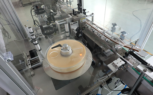 圓瓶礦泉水套標(biāo)機(jī),套標(biāo)機(jī),圓瓶套標(biāo)機(jī)