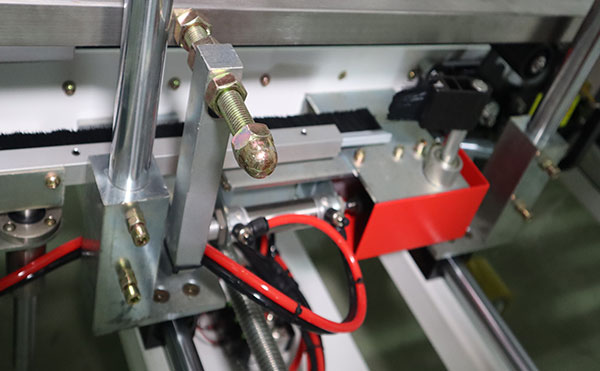 佼佼者高速立式開箱機(jī),立式開箱機(jī),包裝機(jī)生產(chǎn)廠家